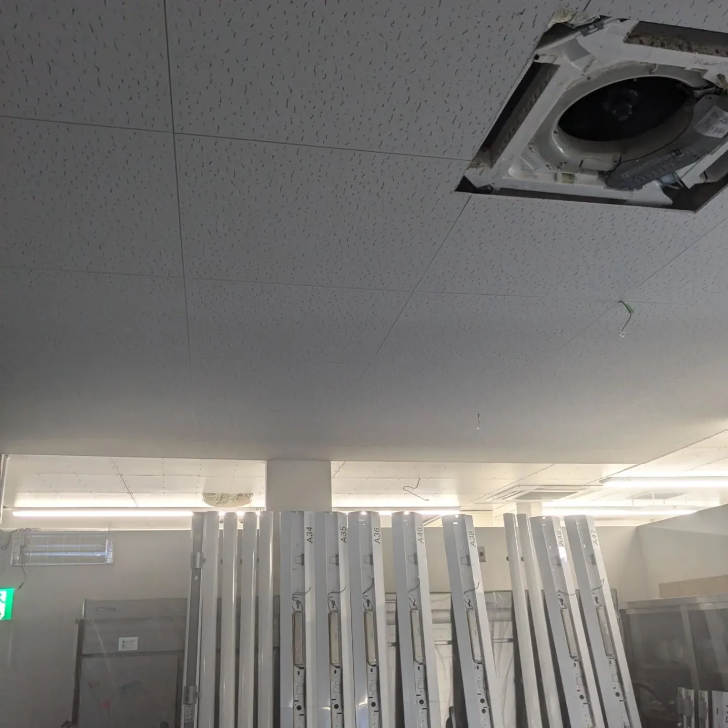 今回ある店舗の天井の崩落の相談を受け業者の紹介を行ないました...