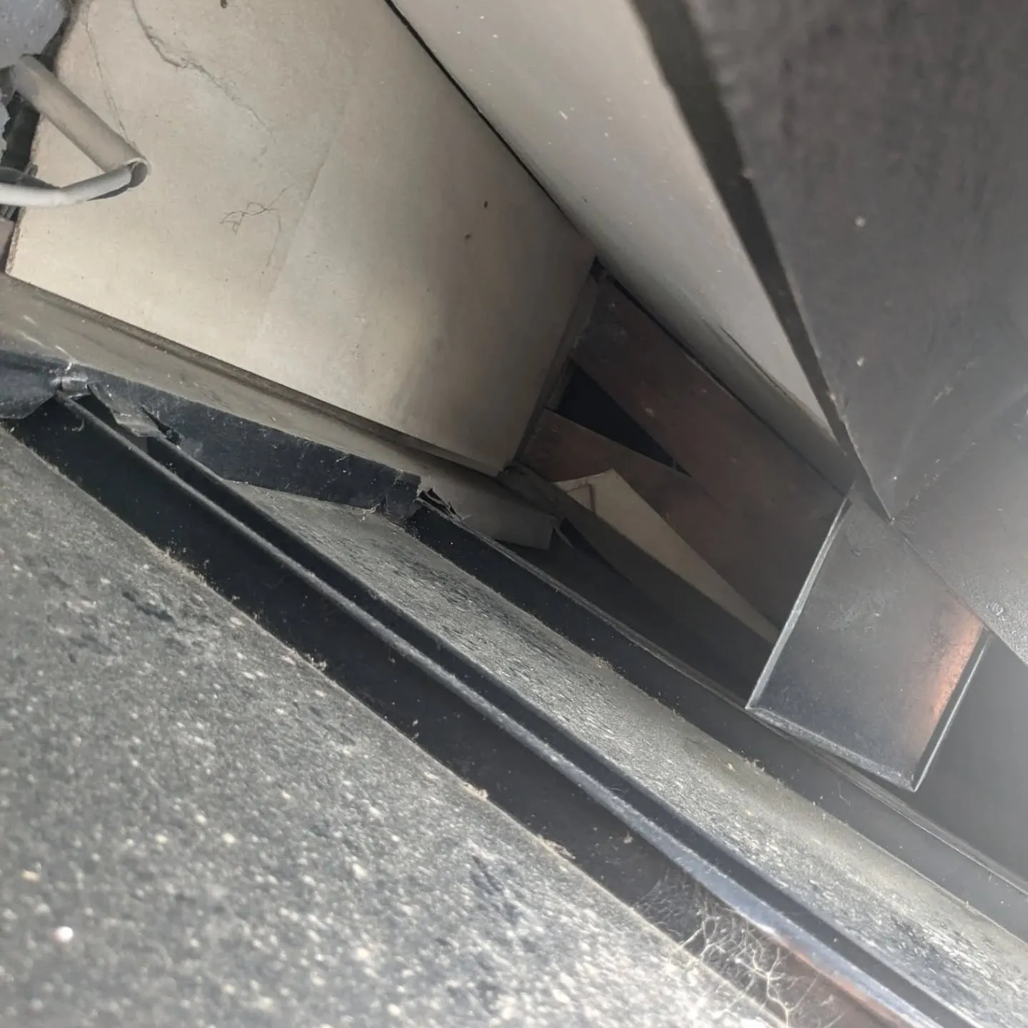 ネット検索で屋根点検の御依頼を頂い直方市内のお客様宅にお邪魔...