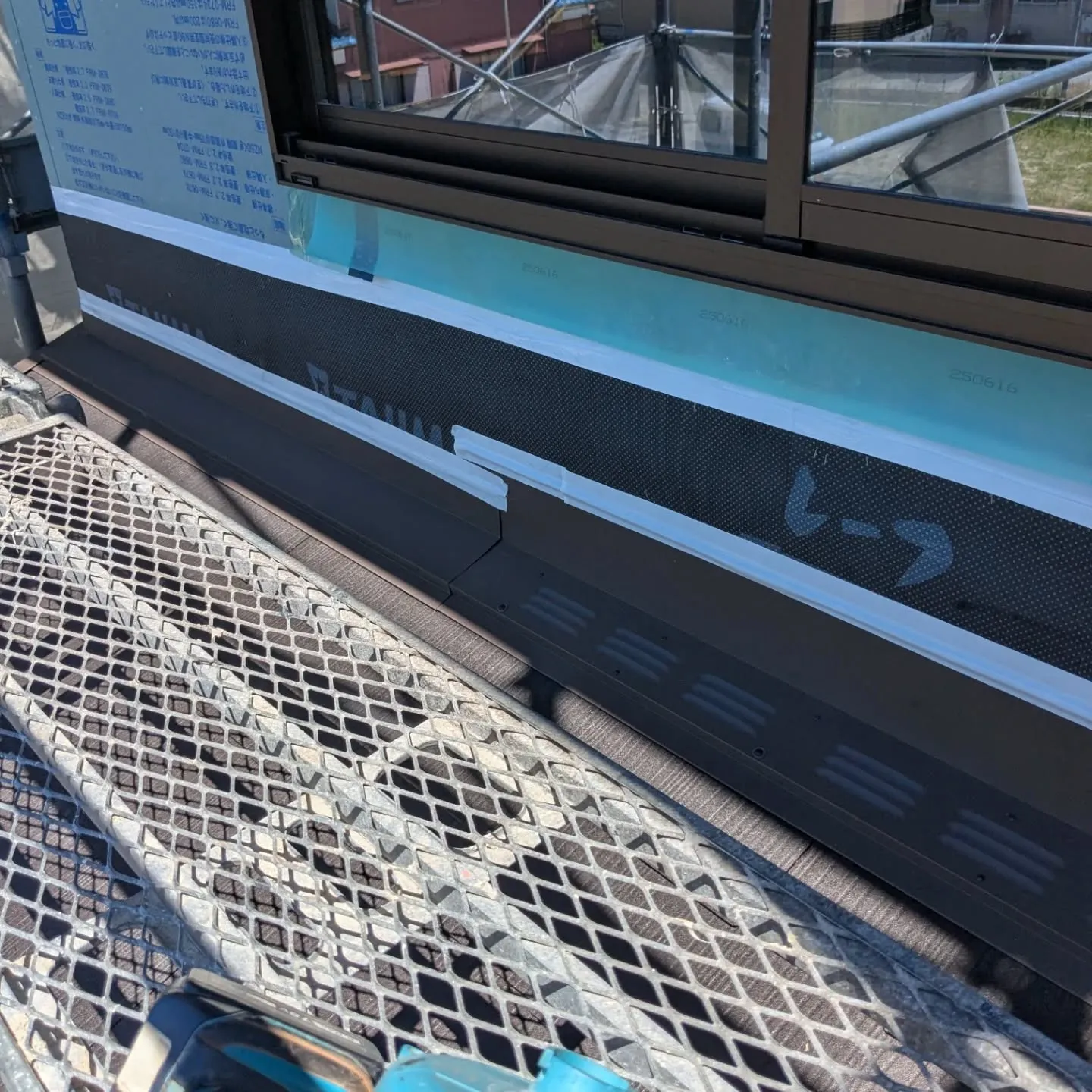 今回も門司（もんじ）洋瓦で谷川福岡の東区にコロニアル工事でお...